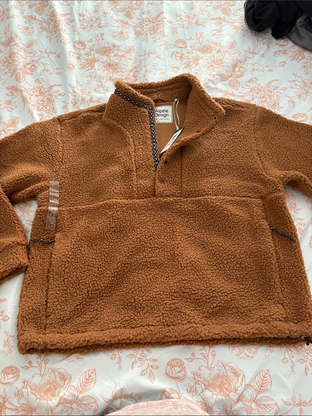 Alpine Design Women’s Chestnut Brown Sherpa Zip Pullover